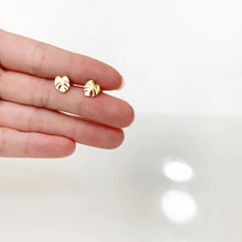 Load image into Gallery viewer, MONSTERA PLANT STUDS